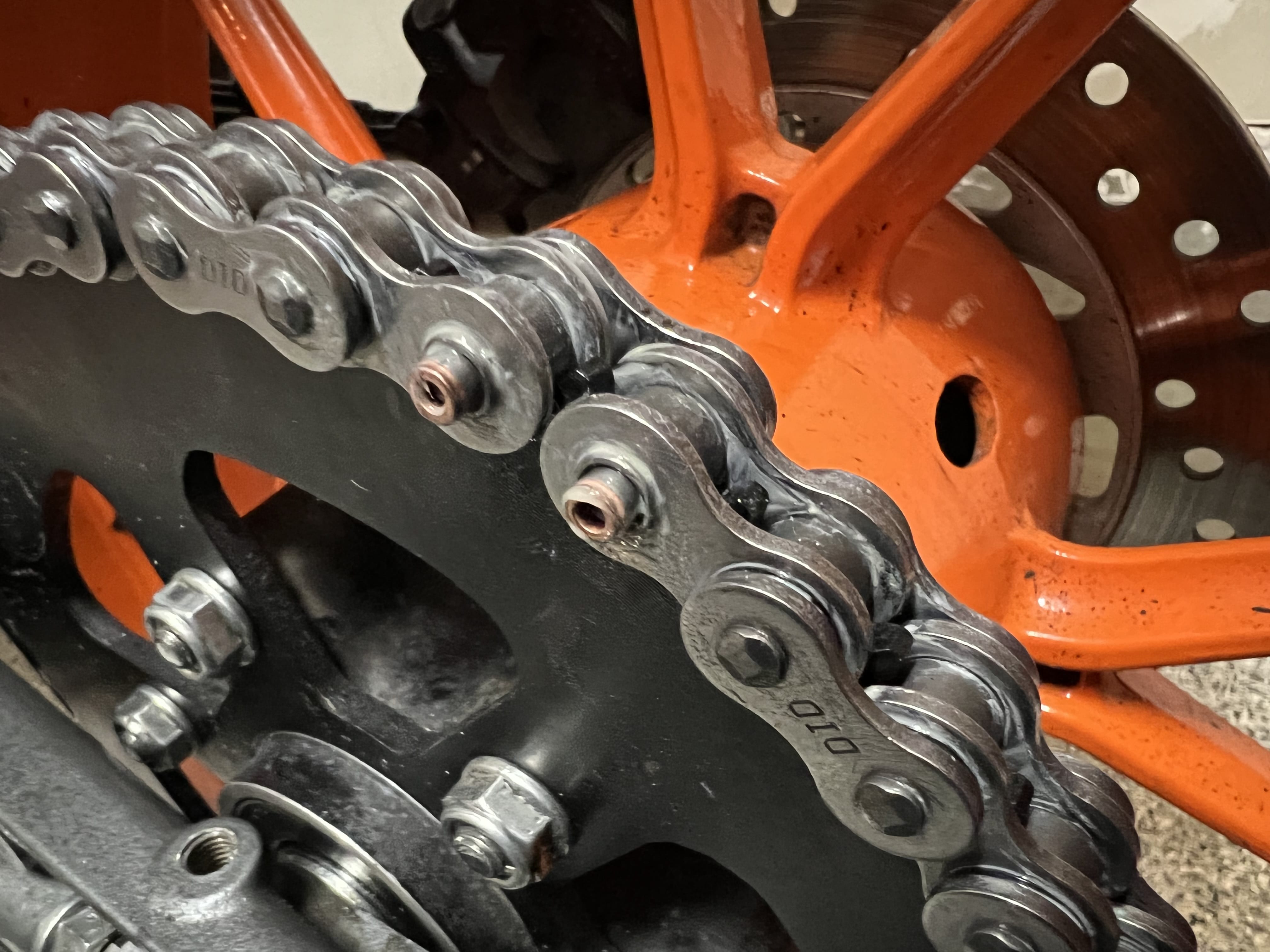 Ktm duke 390 hot sale chain sprocket price